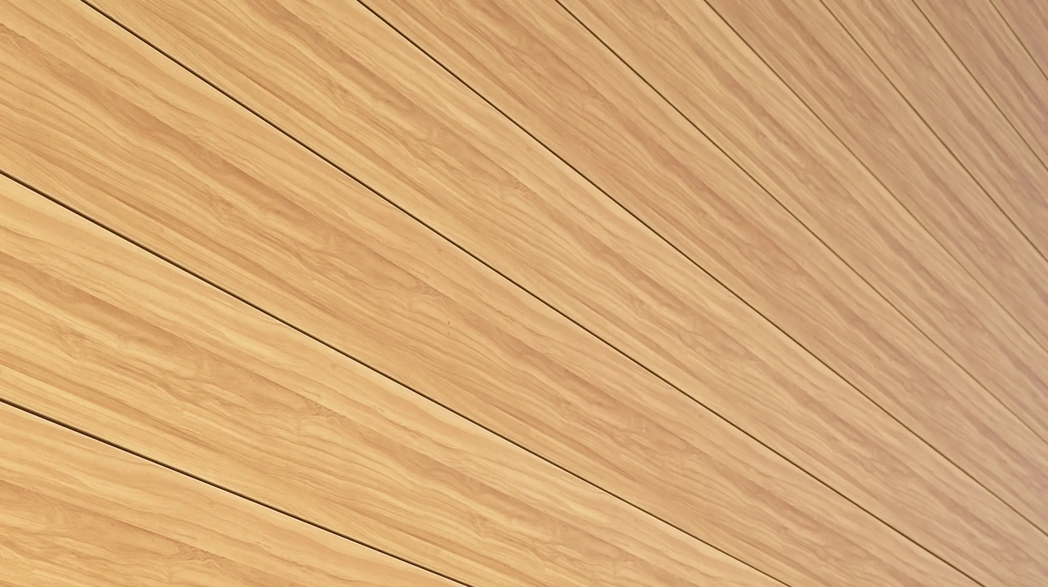 Nærbilde av aluminiumsfasaden fra PREFA Siding i fargen natureik på en enebolig i Usingen, Tyskland.