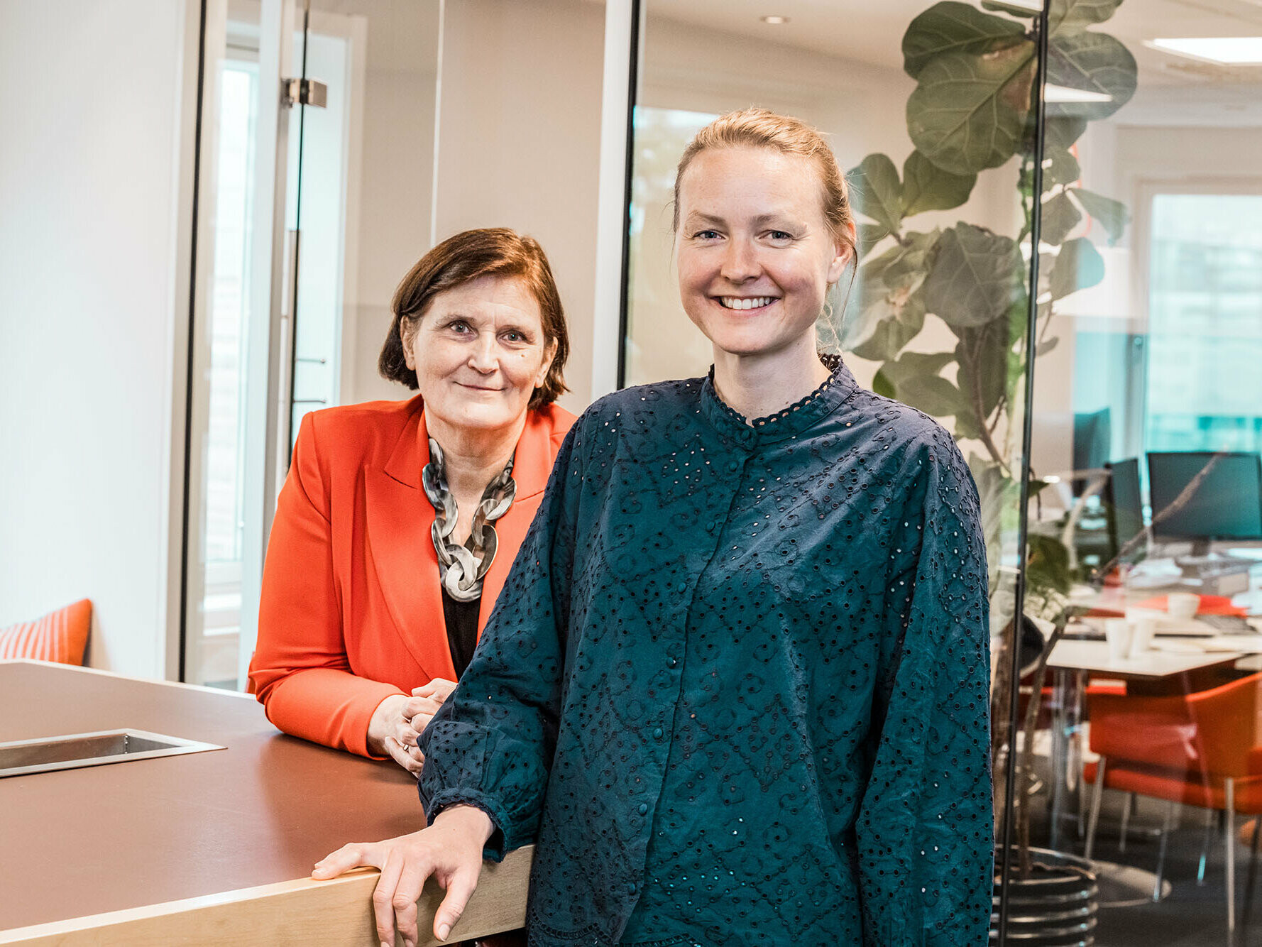 Anne Carlsen (t.v.) og Kine Fristad (t.h.) fra Forum Arkitekter på Hotel Bekkjarvik.