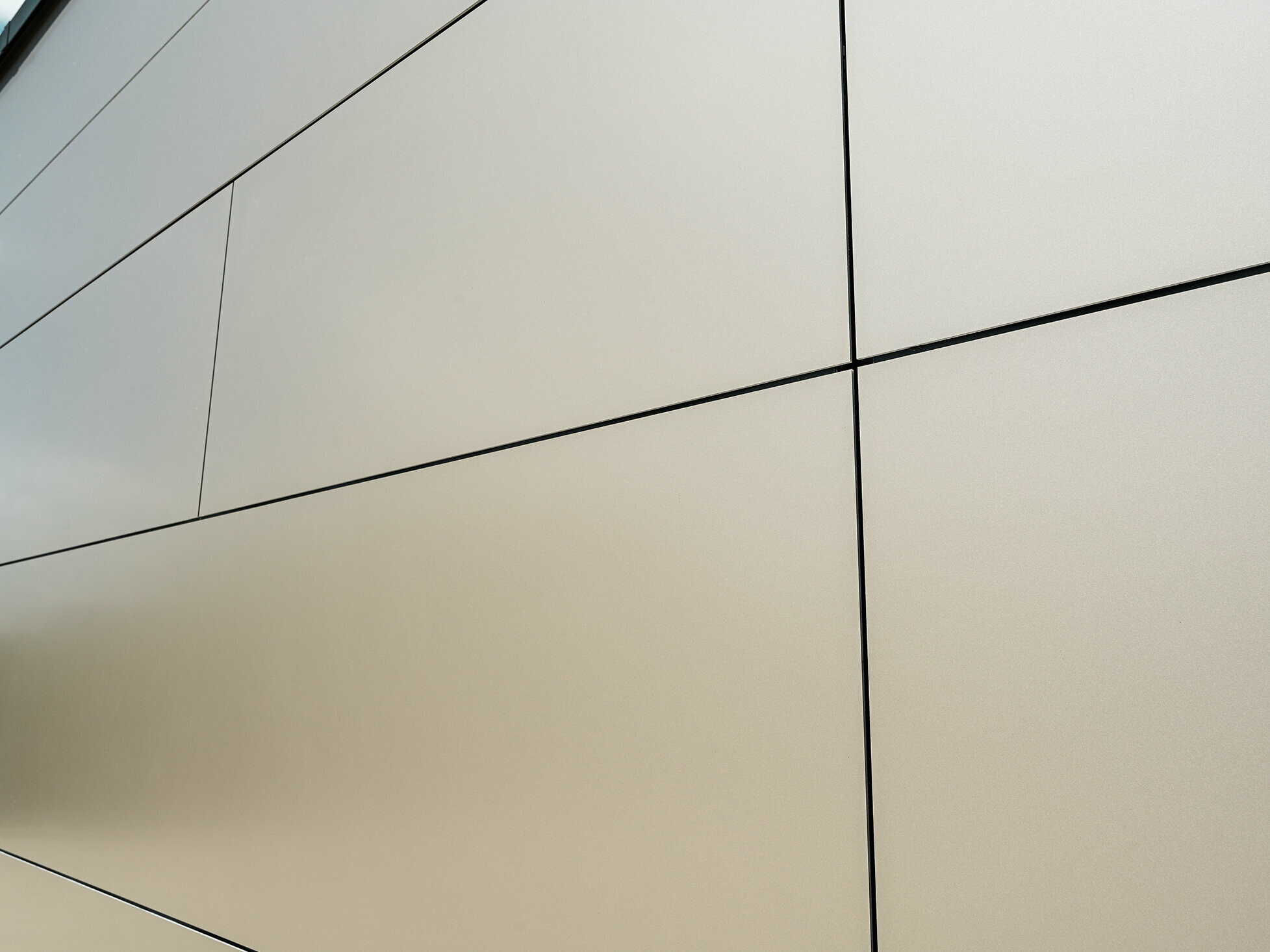 PREFABOND aluminiumskomposittplate med bronsefuger