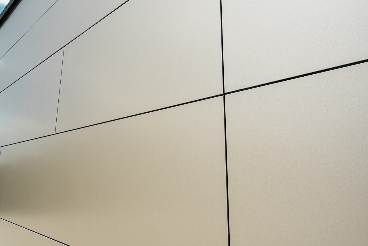 PREFABOND aluminiumskomposittplate med bronsefuger