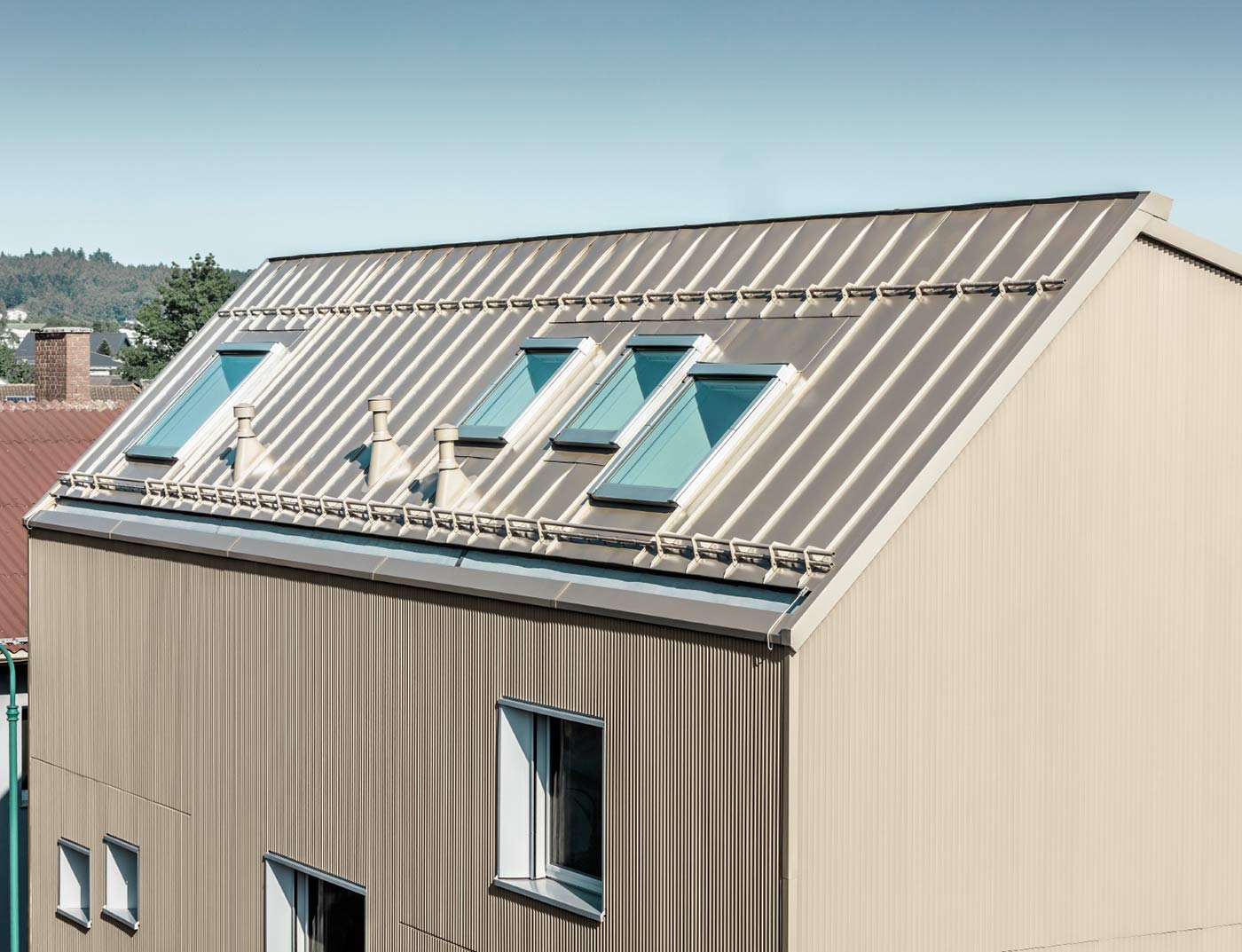 Referenzobjekte PREFA Taksystemer Taksystemer Prefalz ® 45 bronse