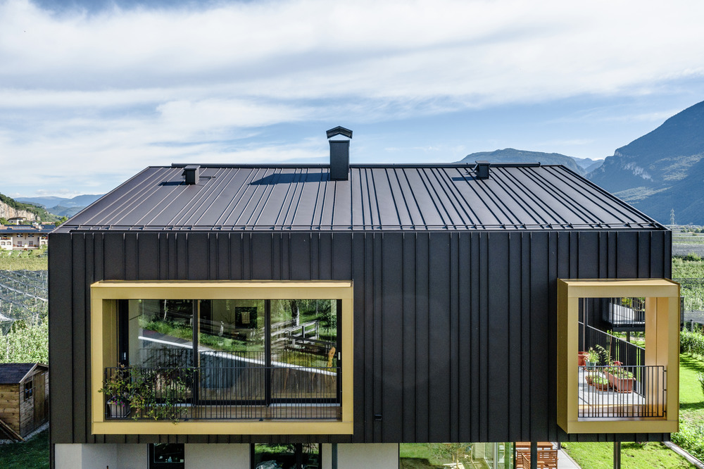 Referenzobjekte PREFA Fasadesystemer Fasadesystemer Prefalz® 11 P.10 nøttebrun