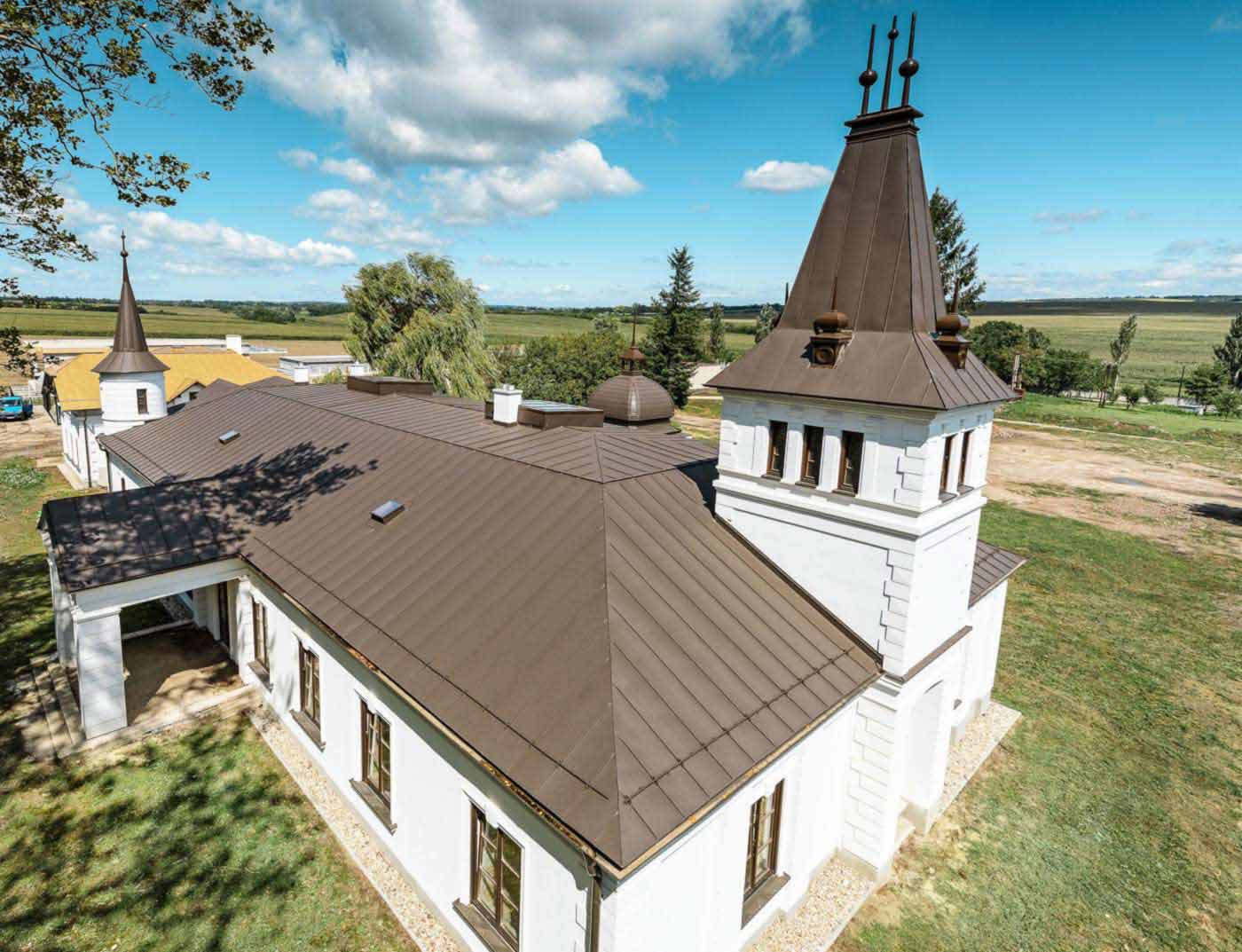 Referenzobjekte PREFA Taksystemer Taksystemer Prefalz ® 01 P.10 brun