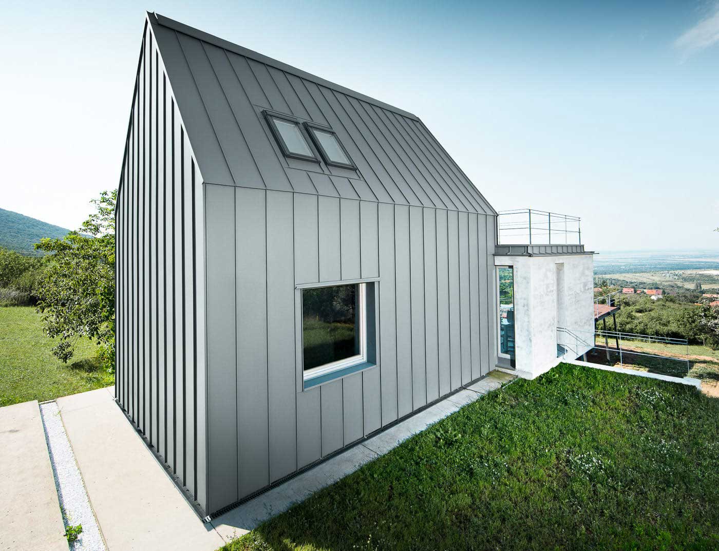 Referenzobjekte PREFA Fasadesystemer Fasadesystemer Prefalz® 07 P.10 lys grå