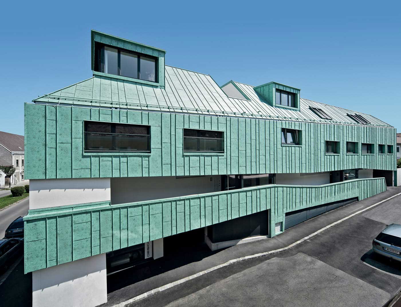 Referenzobjekte PREFA Fasadesystemer Fasadesystemer Prefalz® 46 P.10 patina grønn